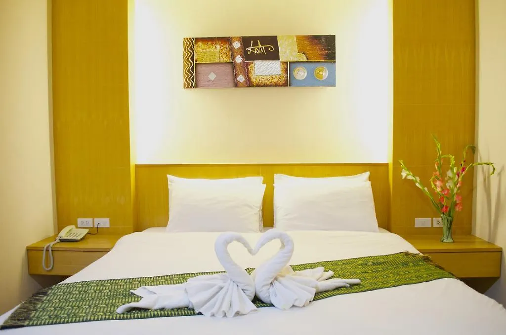 Patong Bay House酒店 3*,